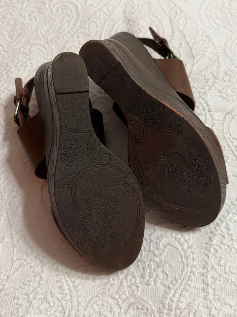 Bull Boxer Brown Wedge Platform Sandals Size 9